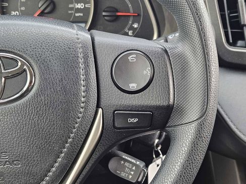 Used 2015 Toyota RAV4 LE image 27