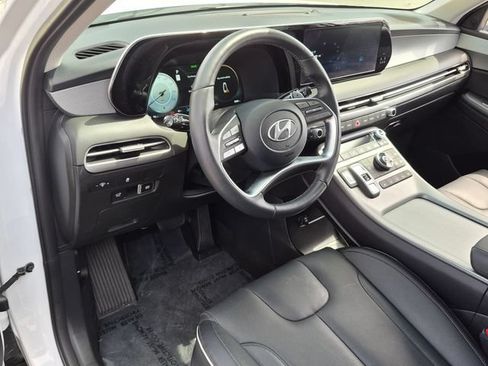 Used 2025 Hyundai Palisade SEL FWD image 13
