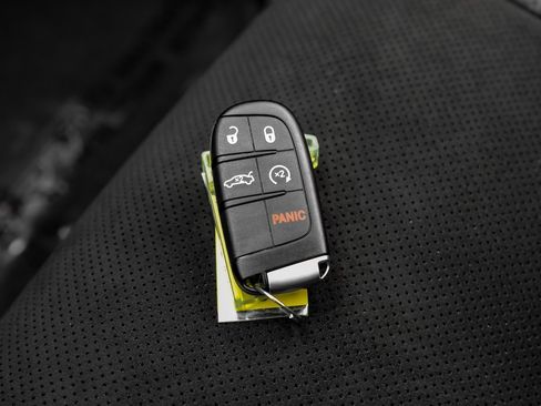 Used 2019 Dodge Challenger SRT Hellcat Redeye image 44