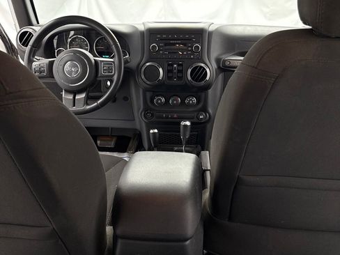 Used 2017 Jeep Wrangler Unlimited Sport w/ Quick Order Package 24S AWD/4WD image 35