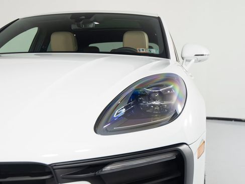 New 2026 Porsche Macan AWD/4WD image 39