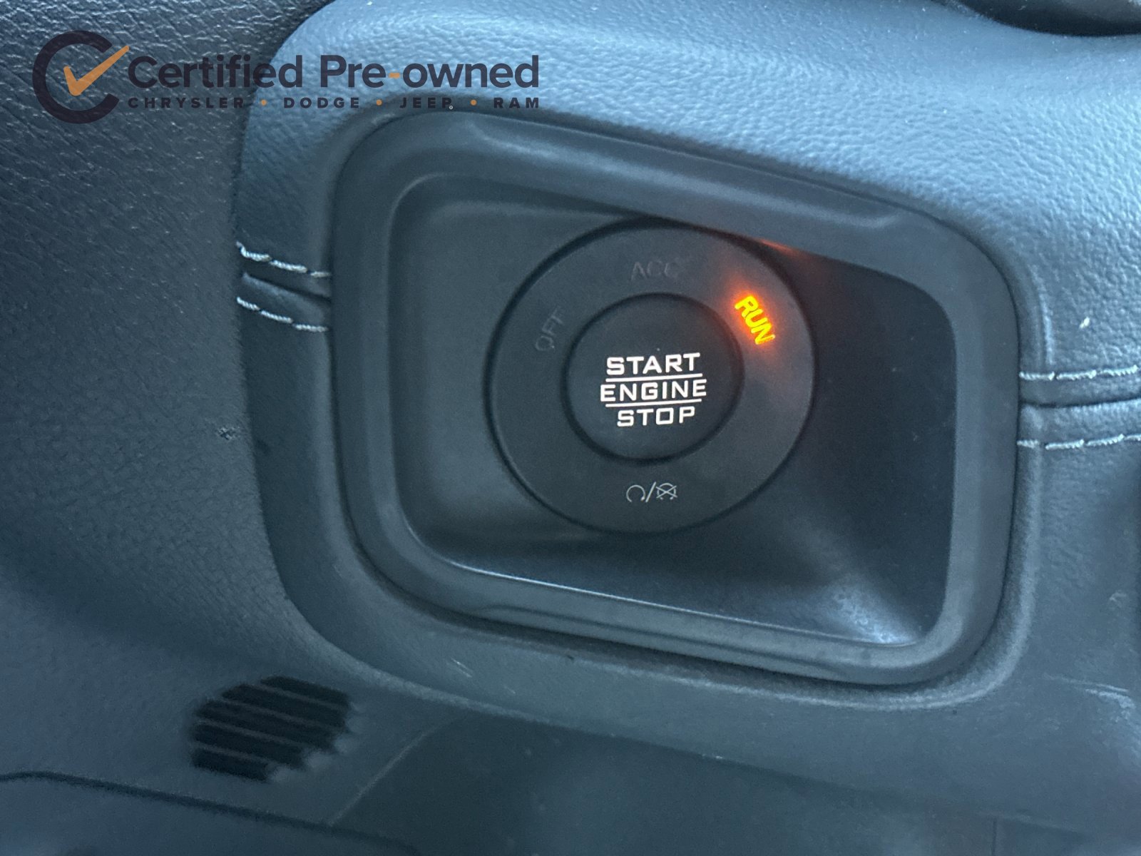 Used 2024 Jeep Wrangler Unlimited Sahara w/ Technology Group AWD/4WD image 24