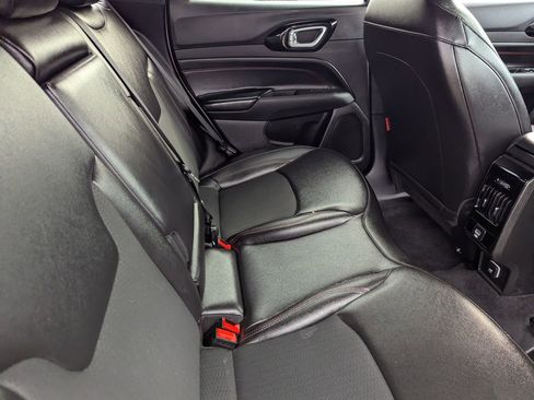 Used 2025 Jeep Compass Trailhawk image 15