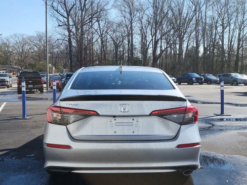 Used 2024 Honda Civic Sport image 4