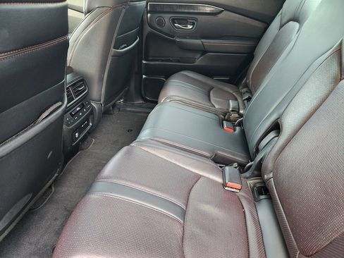 Certified 2025 Honda Pilot Black Edition image 29