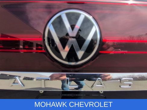 Used 2025 Volkswagen Atlas SEL image 33