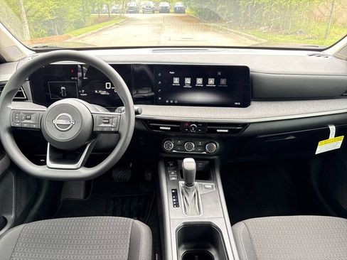 Used 2026 Nissan Kicks S FWD image 5