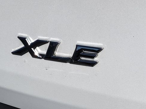 Used 2025 Toyota Sienna XLE w/ XLE Plus Package AWD/4WD image 12