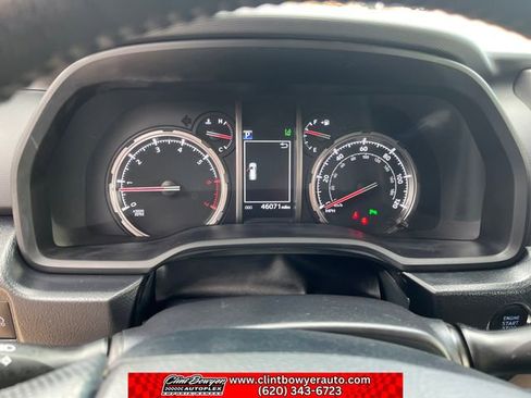 Used 2024 Toyota 4Runner Limited AWD/4WD image 15
