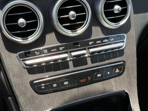 Used 2022 Mercedes-Benz GLC 300 image 22