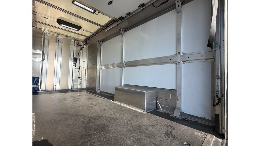 Used 2024 Chevrolet Brightdrop 600 w/ Commercial Equipment Package AWD/4WD image 29