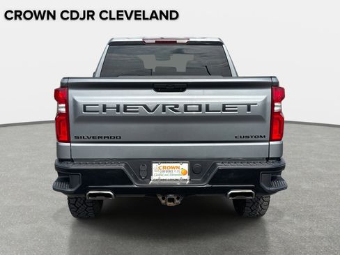 Used 2021 Chevrolet Silverado 1500 Custom Trail Boss w/ LPO, Dark Essentials Package image 5