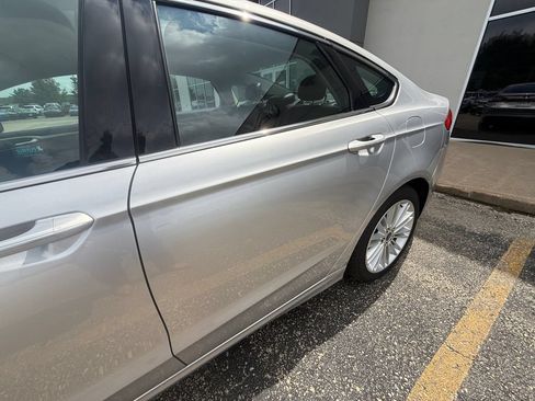 Used 2015 Ford Fusion SE w/ Equipment Group 202A FWD image 34