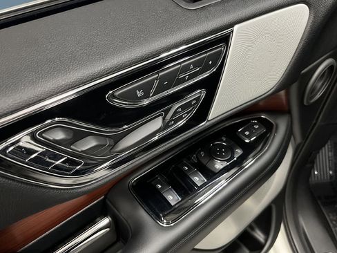 Used 2020 Lincoln Navigator L Reserve w/ Luxury Package image 31