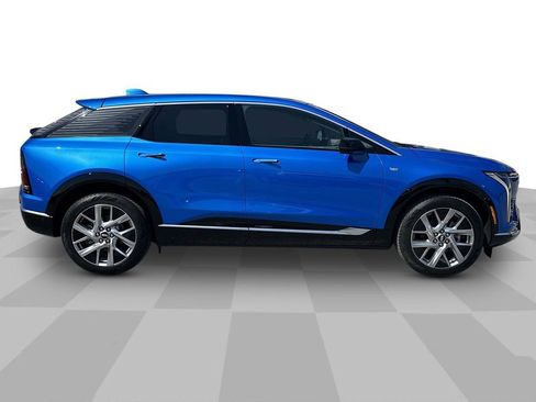 New 2025 Cadillac Optiq Luxury 1 image 8