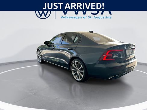 Used 2021 Volvo S60 T5 Momentum w/ Premium Package FWD image 6