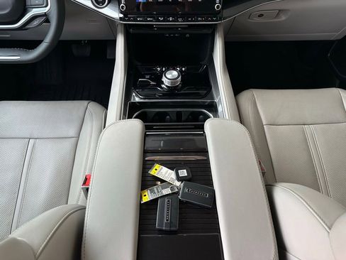 Used 2024 Jeep Wagoneer L 4WD w/ Rear Seat Video Group 1 image 22