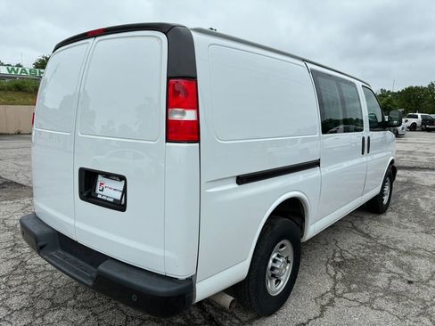 Used 2022 Chevrolet Express 2500 w/ Driver Convenience Package RWD image 3