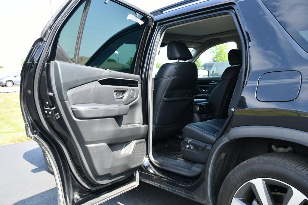 Used 2024 Honda Pilot Touring image 18