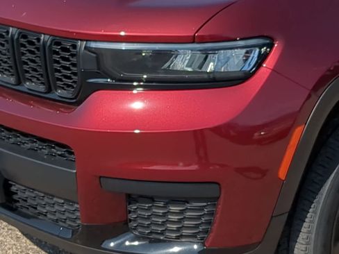 Certified 2023 Jeep Grand Cherokee L Laredo image 11