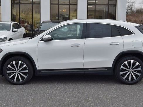Used 2021 Mercedes-Benz GLA 250 4MATIC image 3