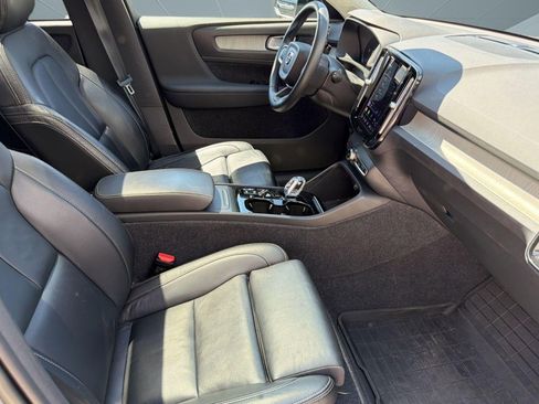 Used 2023 Volvo XC40 B5 Plus w/ Driver Assist Package AWD/4WD image 29