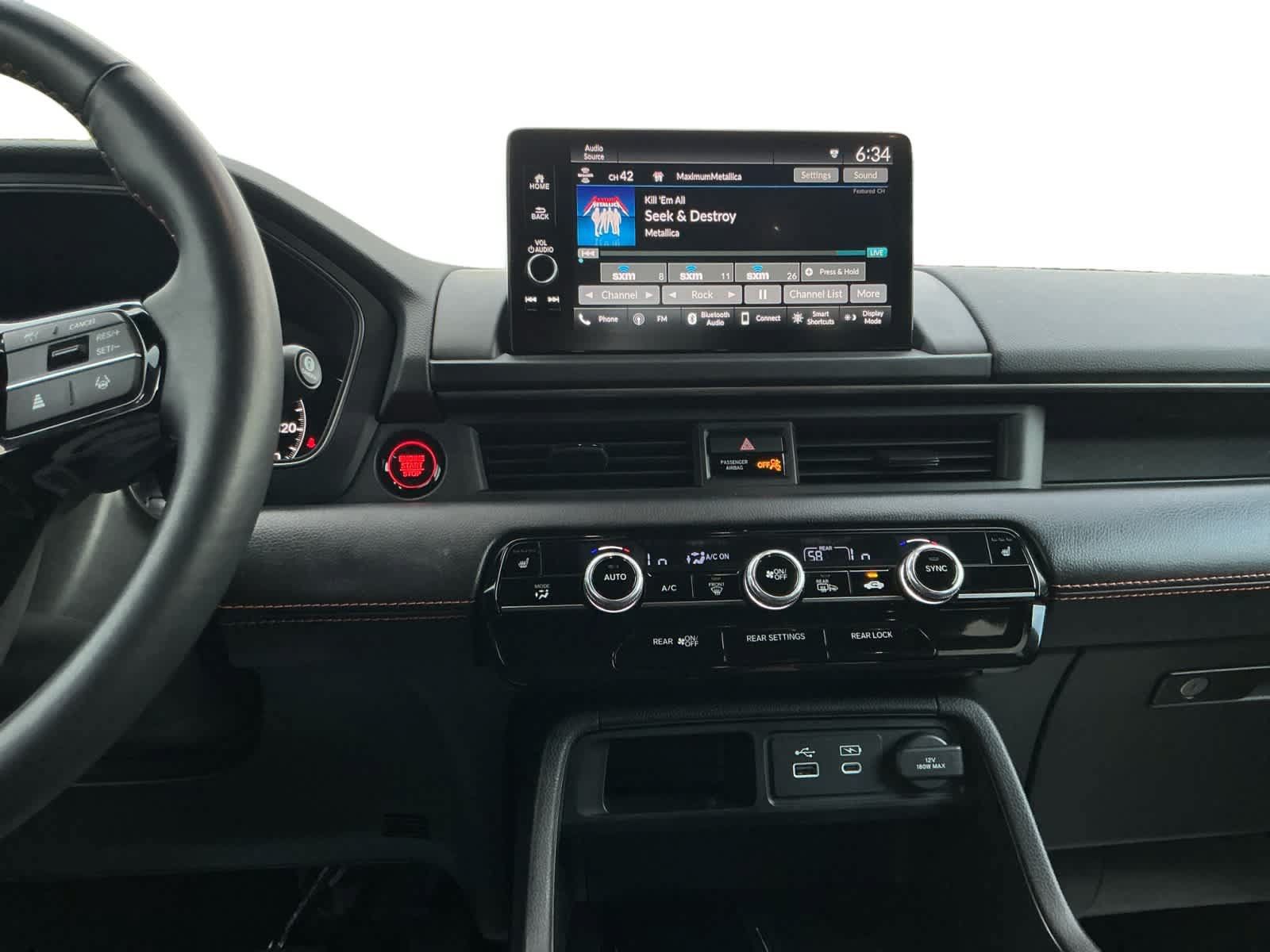 Used 2025 Honda Pilot TrailSport image 11