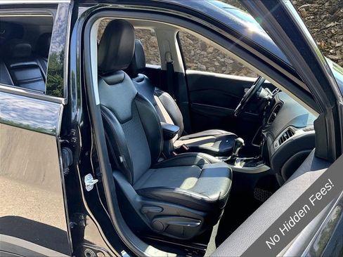 Used 2019 Jeep Compass Latitude w/ Cold Weather Group AWD/4WD image 7