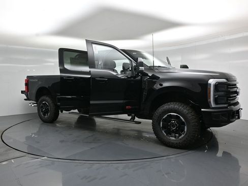 New 2026 Ford F250 Platinum w/ Tremor Off-Road Package AWD/4WD image 34