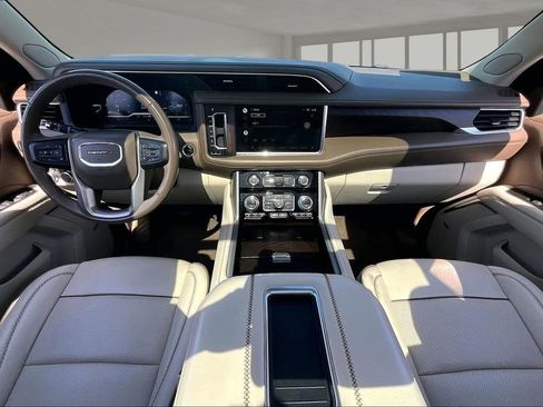Used 2022 GMC Yukon XL Denali image 7