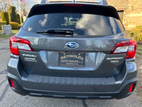 Used 2018 Subaru Outback 3.6R Limited AWD/4WD image 31
