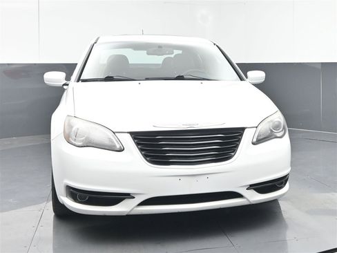 Used 2012 Chrysler 200 S image 2