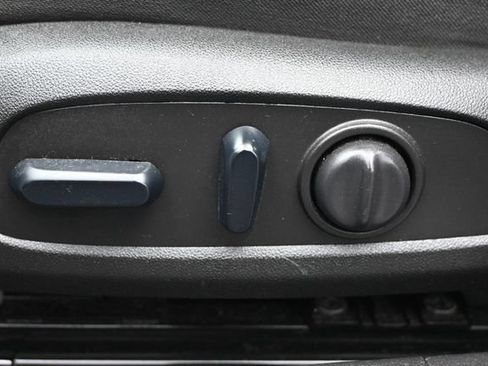 Used 2025 Chevrolet Malibu LT FWD image 8