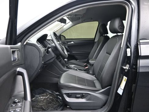 Used 2021 Volkswagen Tiguan SE AWD/4WD image 28