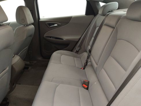 Used 2018 Chevrolet Malibu LS image 18