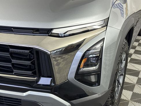 Used 2025 Chevrolet Equinox ACTIV image 9