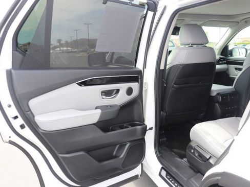 Certified 2024 Honda Pilot Touring image 16