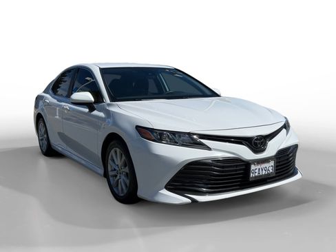 Used 2019 Toyota Camry LE w/ Carpet Mat Package FWD image 7