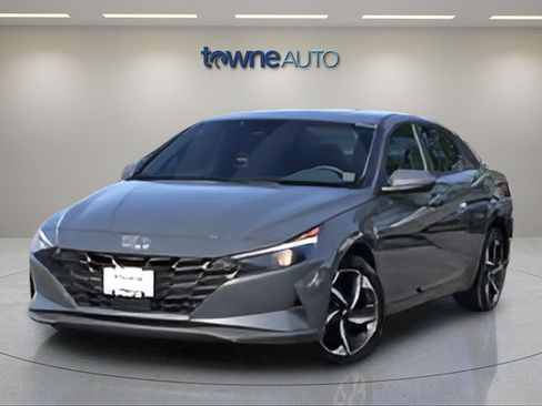 Used 2023 Hyundai Elantra SEL w/ Convenience Package FWD image 9