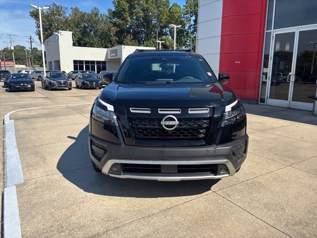 Used 2024 Nissan Pathfinder Rock Creek AWD/4WD image 2