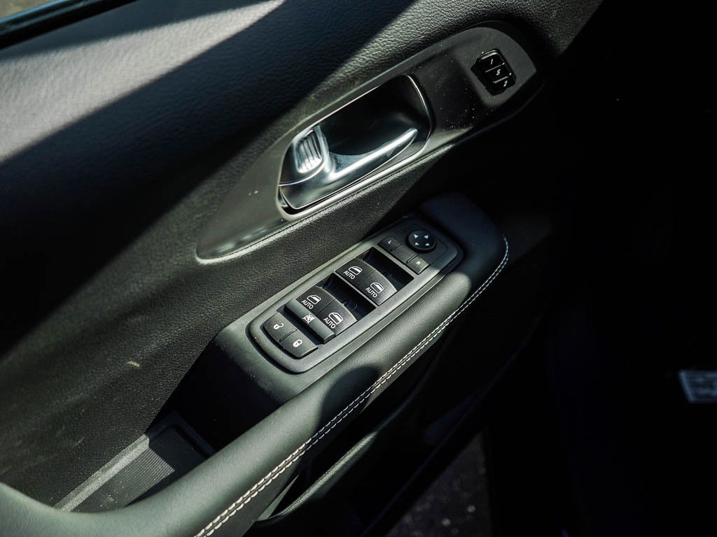 New 2026 Chrysler Pacifica Select AWD/4WD image 19