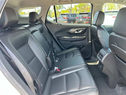 Used 2022 GMC Terrain SLT image 26