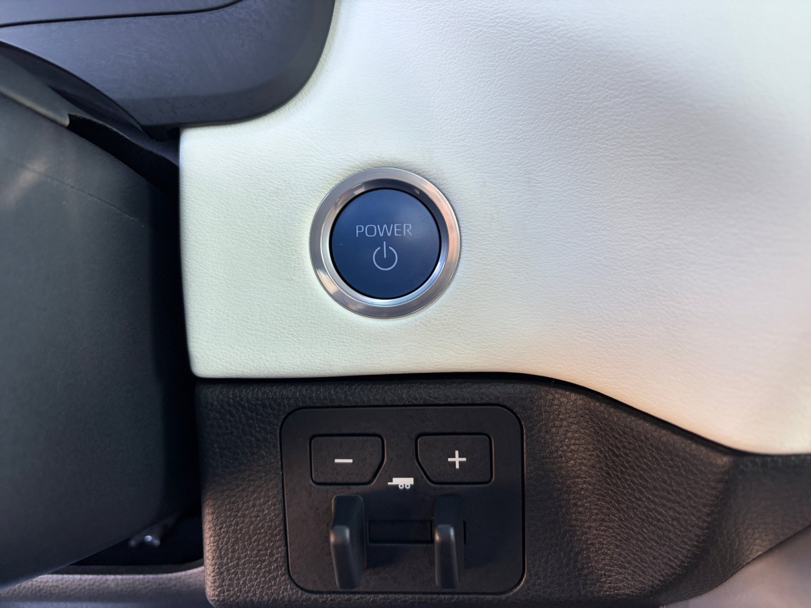 Used 2022 Toyota Tundra Capstone AWD/4WD image 20