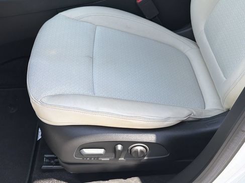 Used 2023 Buick Encore GX Select FWD image 19