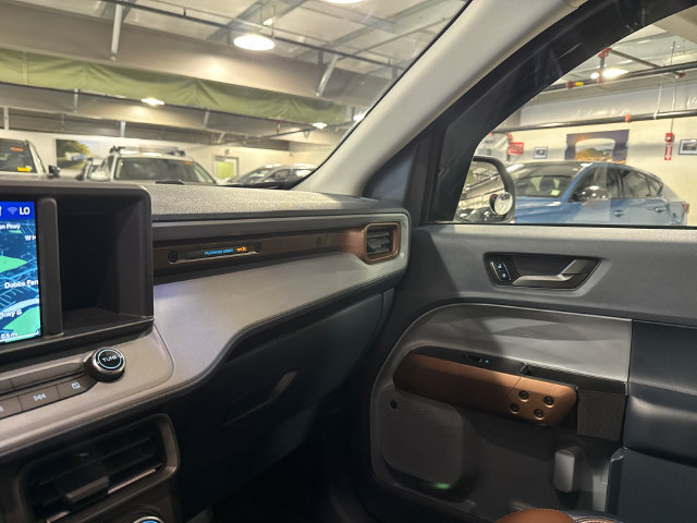 Used 2023 Ford Maverick Lariat w/ Lariat Luxury Package AWD/4WD image 19