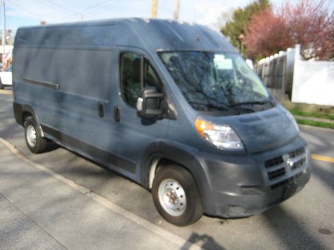 Used 2018 RAM ProMaster 2500 FWD image 3