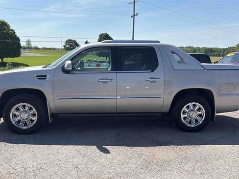 Used 2007 Cadillac Escalade EXT w/ Information Package AWD/4WD image 5