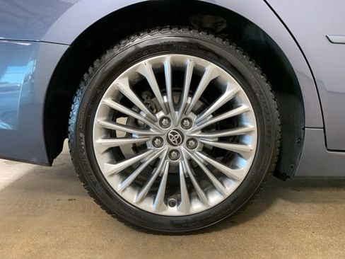 Used 2020 Toyota Avalon Limited image 40