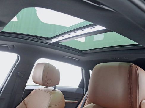 Used 2024 Audi Q8 e-tron Prestige image 31