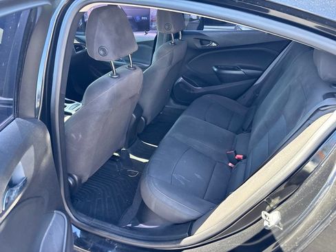 Used 2018 Chevrolet Cruze LS FWD image 11